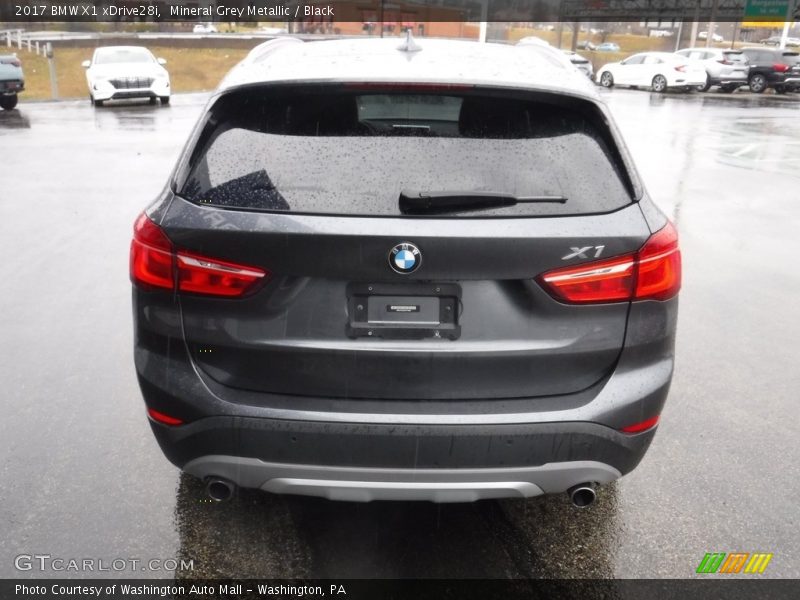 Mineral Grey Metallic / Black 2017 BMW X1 xDrive28i