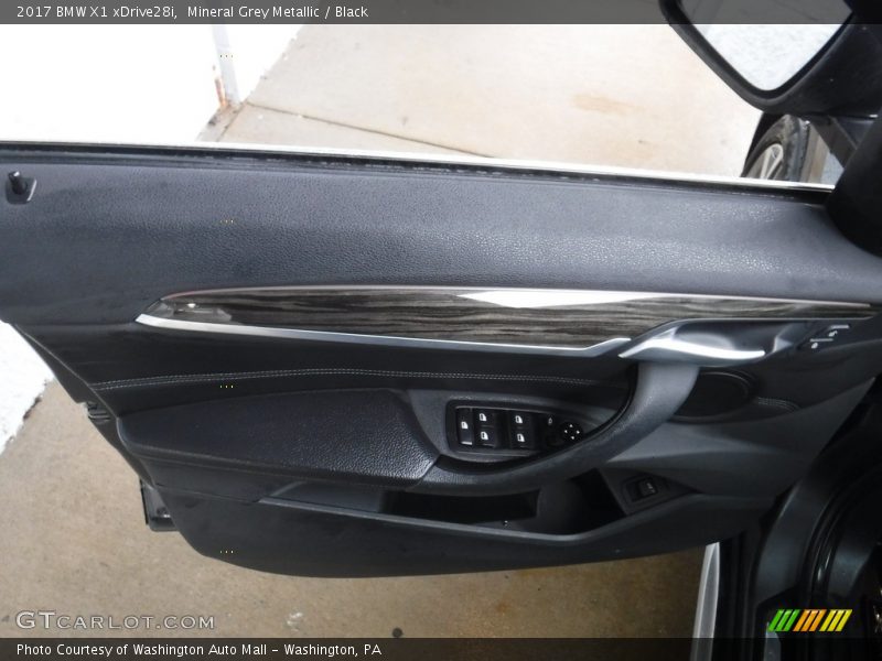 Mineral Grey Metallic / Black 2017 BMW X1 xDrive28i