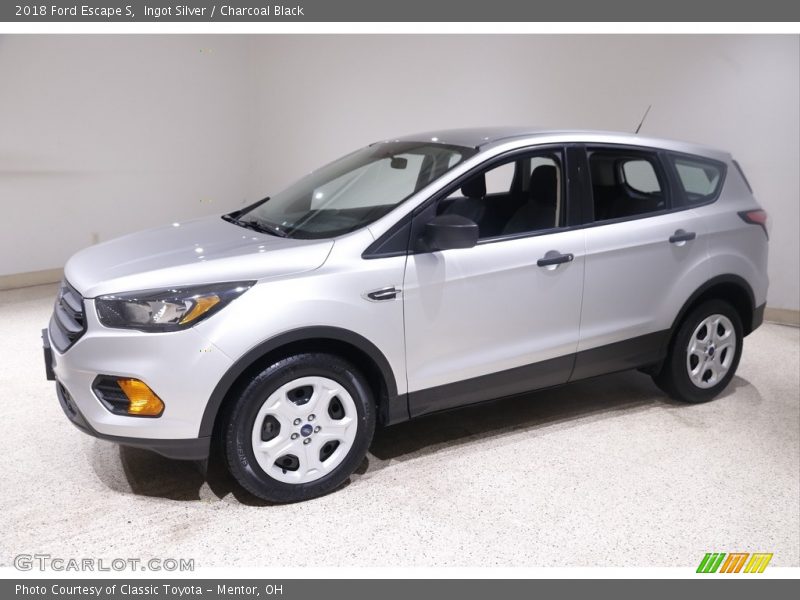 Ingot Silver / Charcoal Black 2018 Ford Escape S