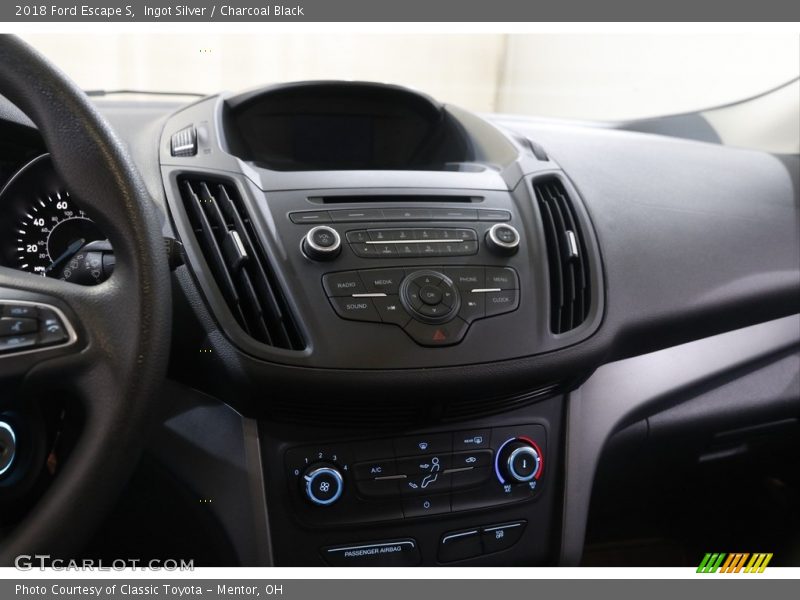 Ingot Silver / Charcoal Black 2018 Ford Escape S
