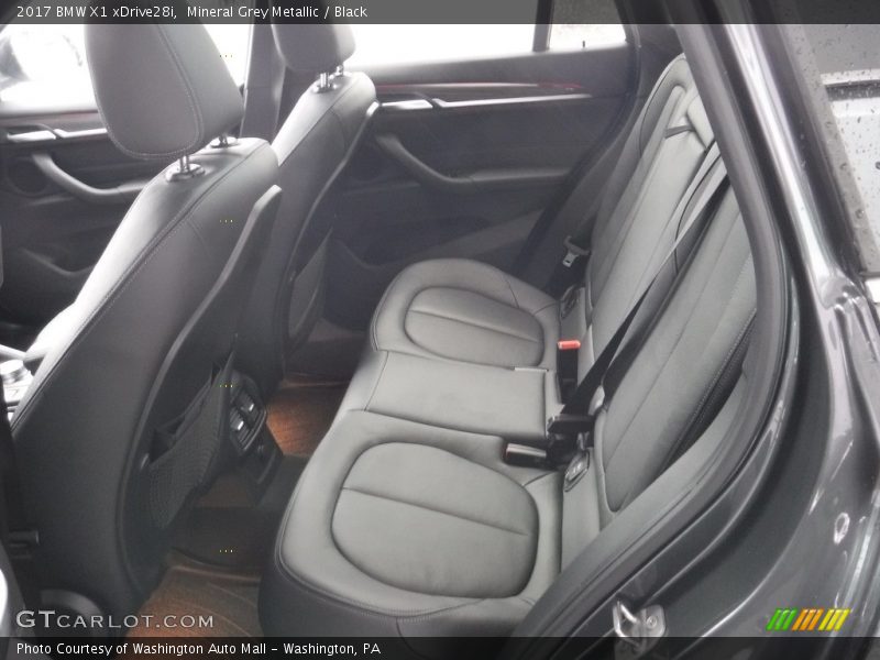 Mineral Grey Metallic / Black 2017 BMW X1 xDrive28i