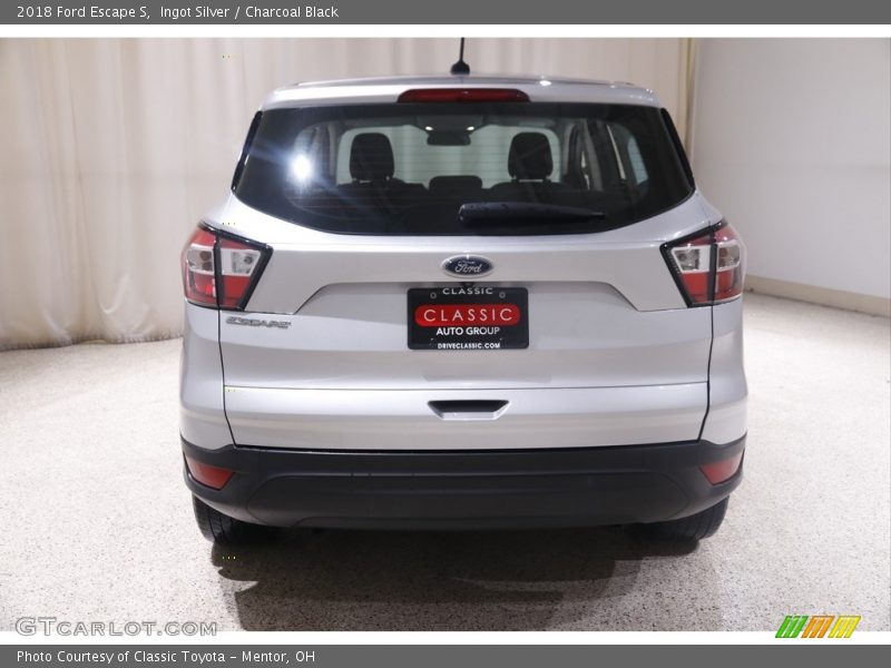 Ingot Silver / Charcoal Black 2018 Ford Escape S