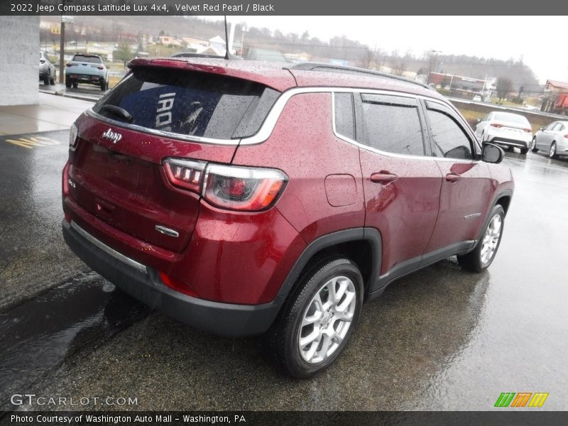 Velvet Red Pearl / Black 2022 Jeep Compass Latitude Lux 4x4