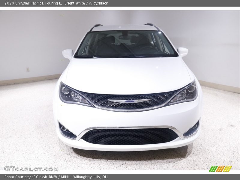 Bright White / Alloy/Black 2020 Chrysler Pacifica Touring L