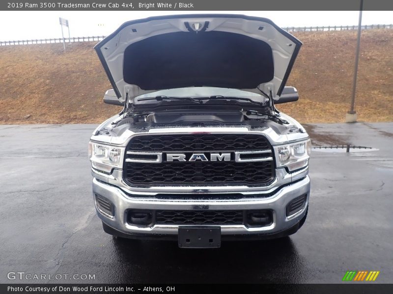 Bright White / Black 2019 Ram 3500 Tradesman Crew Cab 4x4
