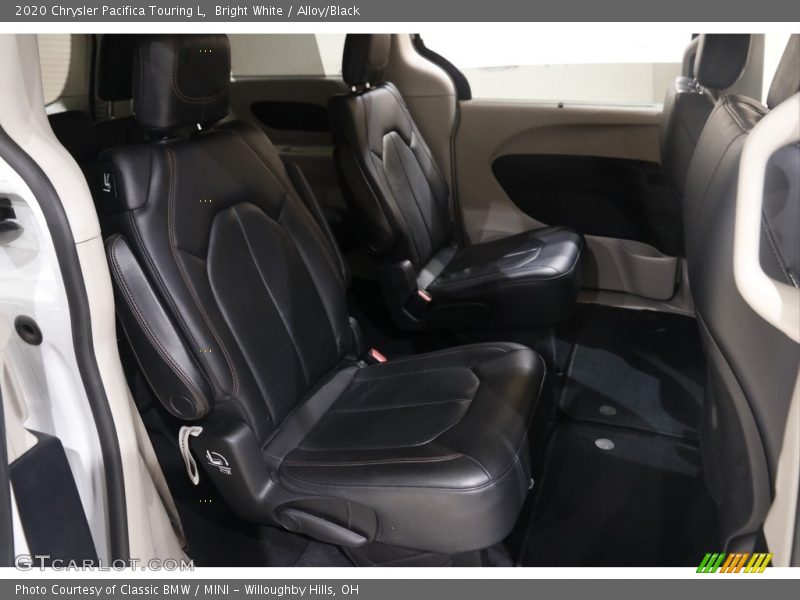 Bright White / Alloy/Black 2020 Chrysler Pacifica Touring L