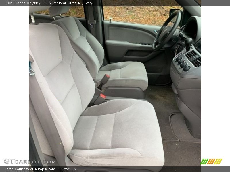Silver Pearl Metallic / Ivory 2009 Honda Odyssey LX