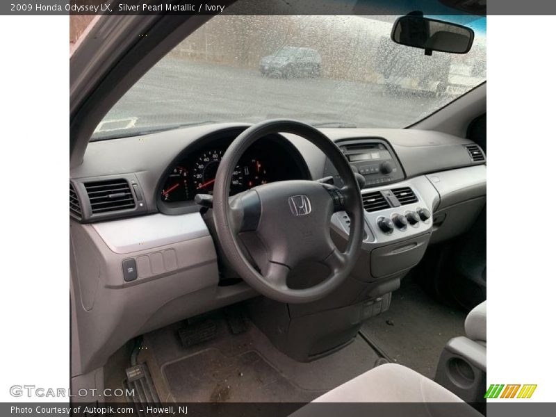 Silver Pearl Metallic / Ivory 2009 Honda Odyssey LX