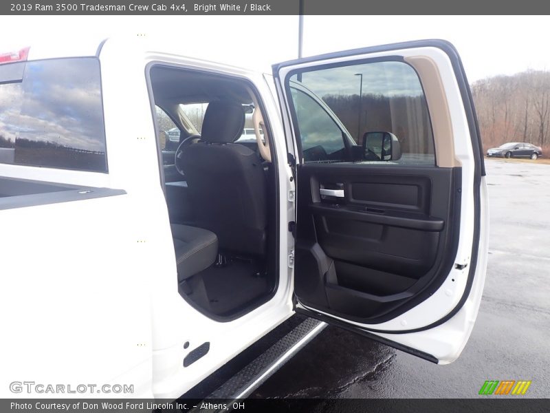 Bright White / Black 2019 Ram 3500 Tradesman Crew Cab 4x4