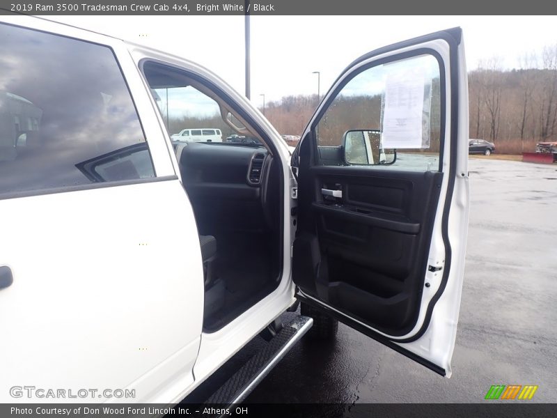 Bright White / Black 2019 Ram 3500 Tradesman Crew Cab 4x4