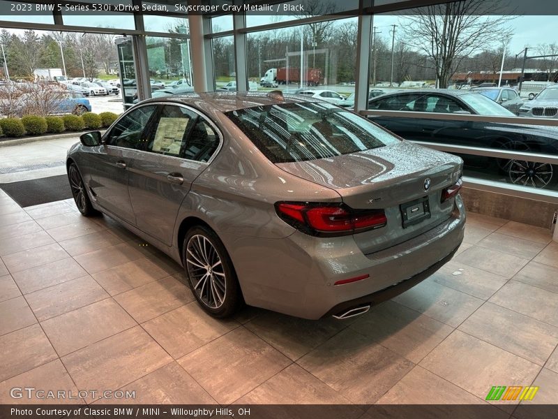 Skyscraper Gray Metallic / Black 2023 BMW 5 Series 530i xDrive Sedan