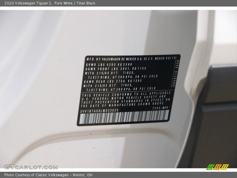 Pure White / Titan Black 2020 Volkswagen Tiguan S