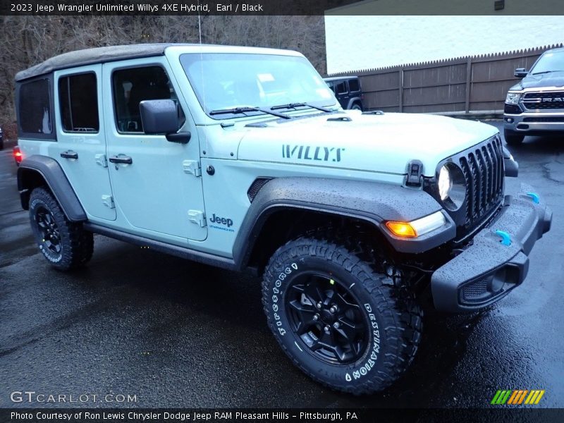 Front 3/4 View of 2023 Wrangler Unlimited Willys 4XE Hybrid