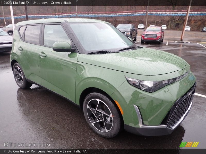 Front 3/4 View of 2023 Soul EX