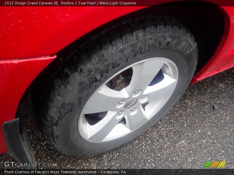 Redline 2 Coat Pearl / Black/Light Graystone 2013 Dodge Grand Caravan SE