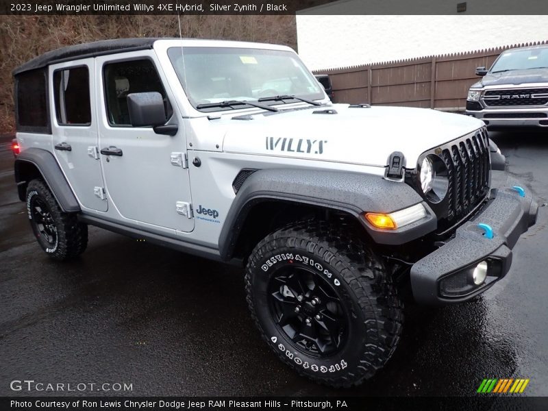 Front 3/4 View of 2023 Wrangler Unlimited Willys 4XE Hybrid