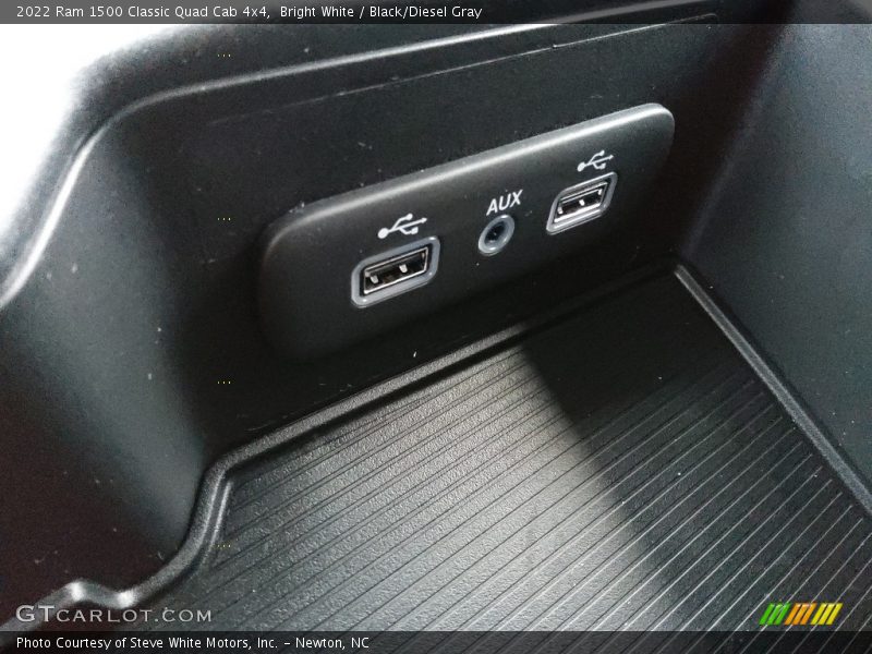 Bright White / Black/Diesel Gray 2022 Ram 1500 Classic Quad Cab 4x4