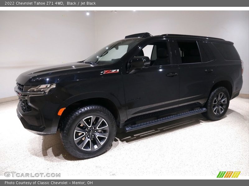 Front 3/4 View of 2022 Tahoe Z71 4WD