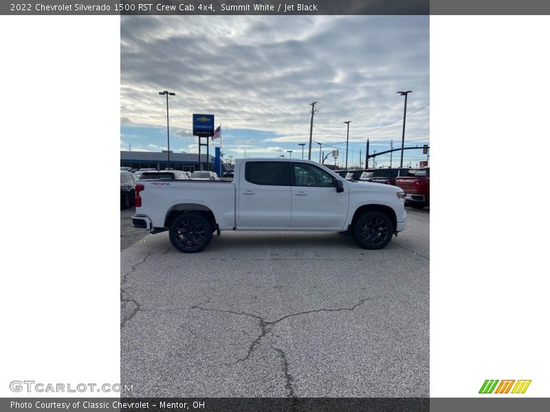 Summit White / Jet Black 2022 Chevrolet Silverado 1500 RST Crew Cab 4x4