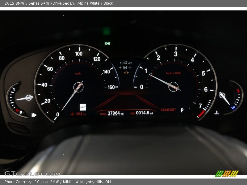 Alpine White / Black 2019 BMW 5 Series 540i xDrive Sedan