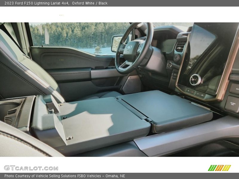 Oxford White / Black 2023 Ford F150 Lightning Lariat 4x4