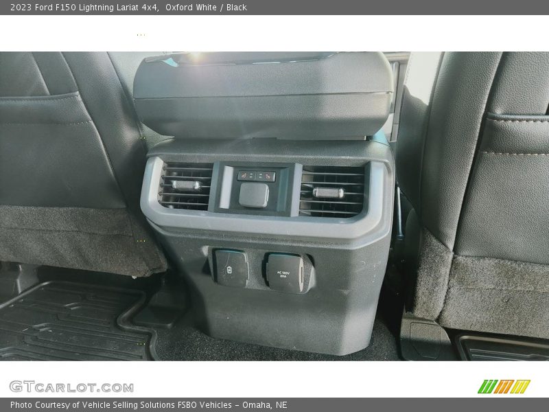Oxford White / Black 2023 Ford F150 Lightning Lariat 4x4