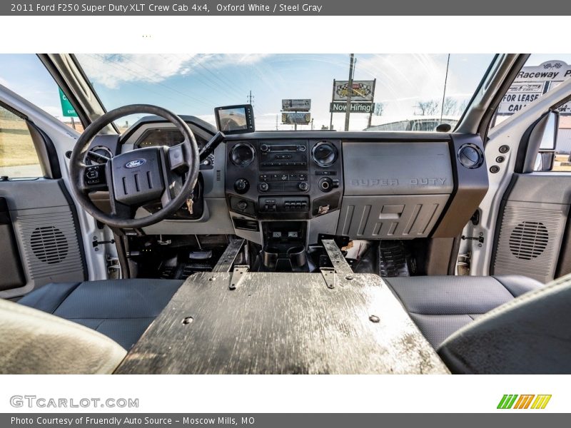 Oxford White / Steel Gray 2011 Ford F250 Super Duty XLT Crew Cab 4x4