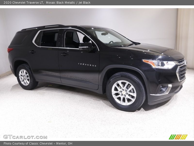 Mosaic Black Metallic / Jet Black 2020 Chevrolet Traverse LT