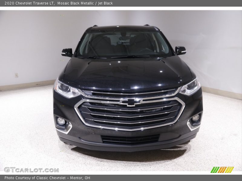 Mosaic Black Metallic / Jet Black 2020 Chevrolet Traverse LT
