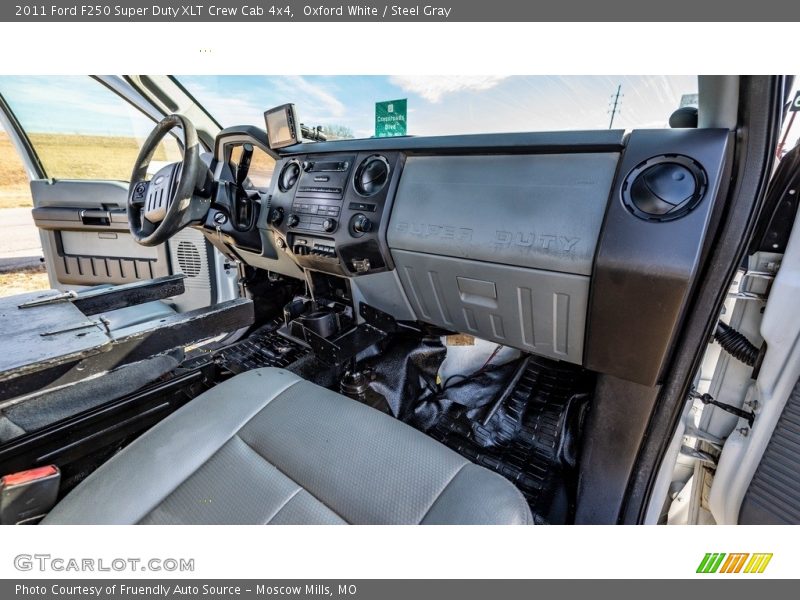 Oxford White / Steel Gray 2011 Ford F250 Super Duty XLT Crew Cab 4x4