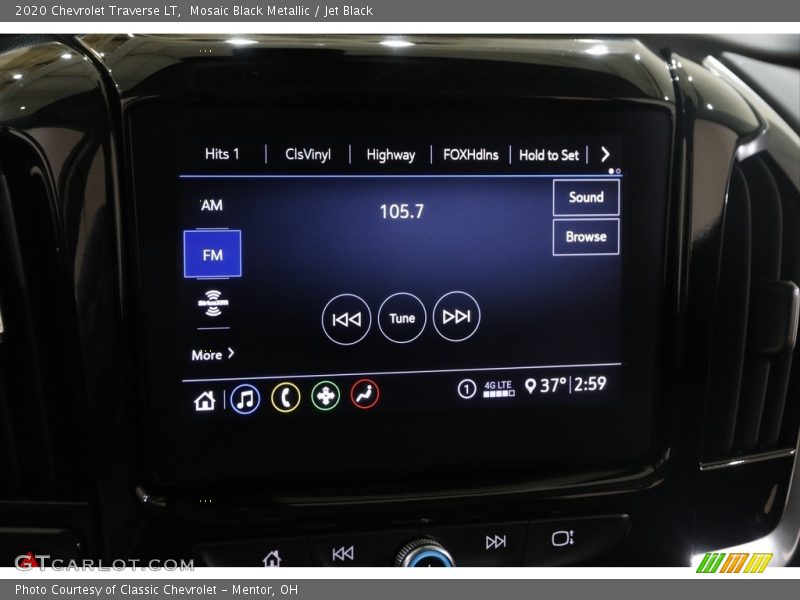 Mosaic Black Metallic / Jet Black 2020 Chevrolet Traverse LT