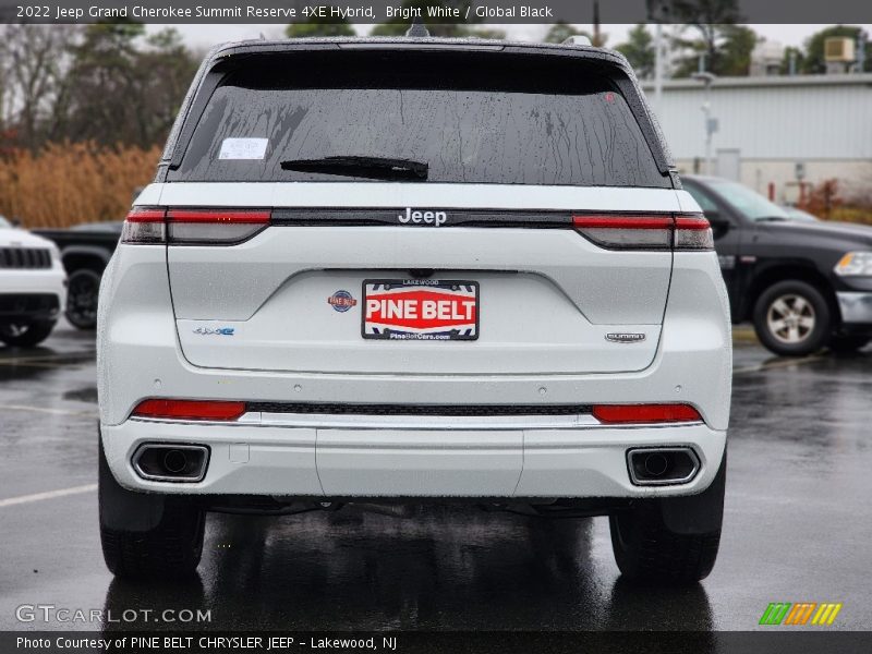 Bright White / Global Black 2022 Jeep Grand Cherokee Summit Reserve 4XE Hybrid