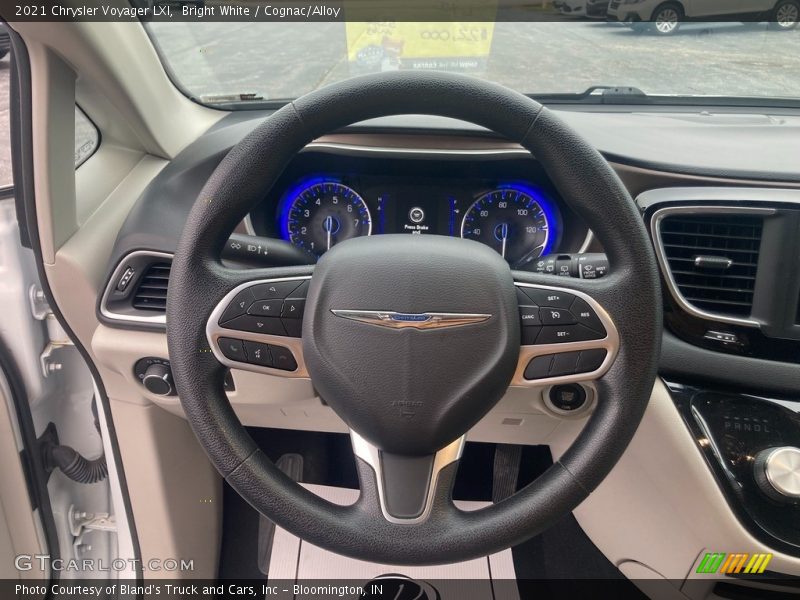 Bright White / Cognac/Alloy 2021 Chrysler Voyager LXI
