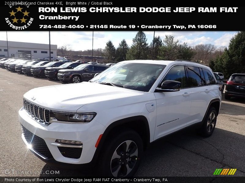 Bright White / Global Black 2023 Jeep Grand Cherokee 4XE