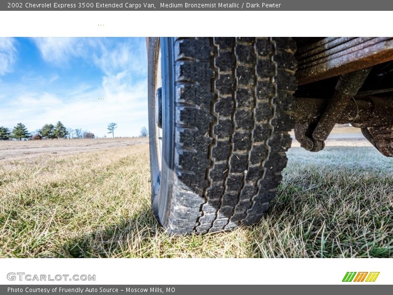 Medium Bronzemist Metallic / Dark Pewter 2002 Chevrolet Express 3500 Extended Cargo Van