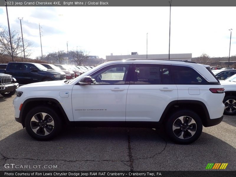 Bright White / Global Black 2023 Jeep Grand Cherokee 4XE