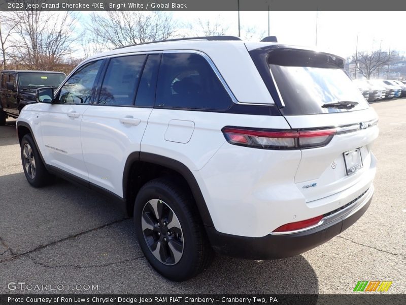 Bright White / Global Black 2023 Jeep Grand Cherokee 4XE
