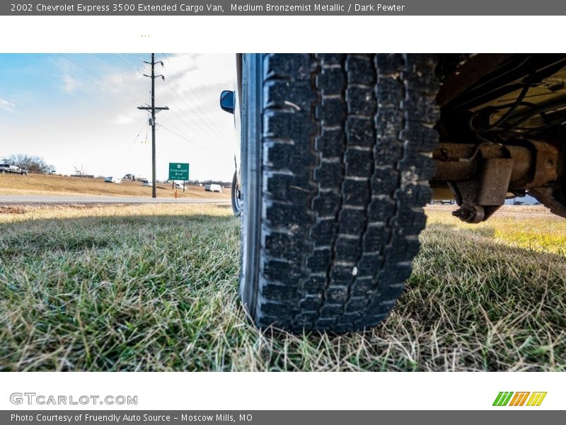Medium Bronzemist Metallic / Dark Pewter 2002 Chevrolet Express 3500 Extended Cargo Van