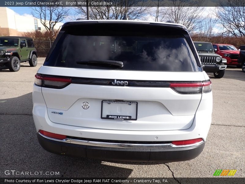 Bright White / Global Black 2023 Jeep Grand Cherokee 4XE