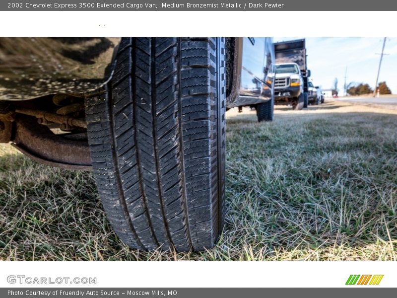 Medium Bronzemist Metallic / Dark Pewter 2002 Chevrolet Express 3500 Extended Cargo Van
