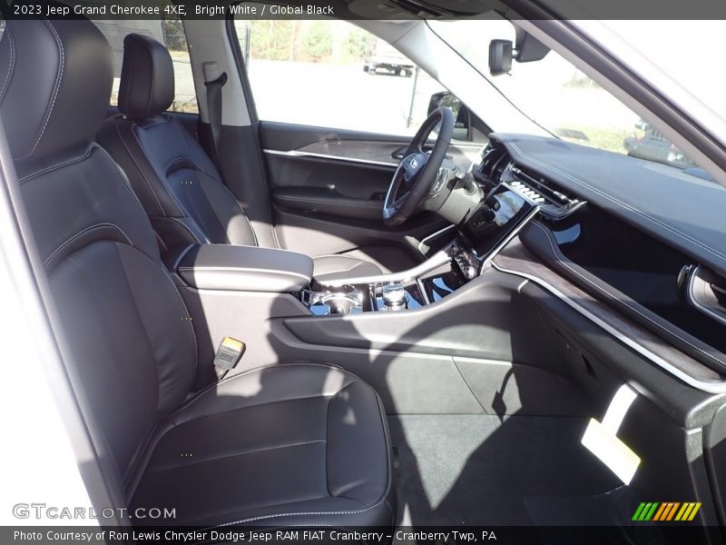 Front Seat of 2023 Grand Cherokee 4XE