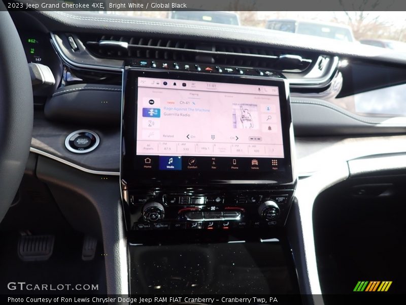 Bright White / Global Black 2023 Jeep Grand Cherokee 4XE