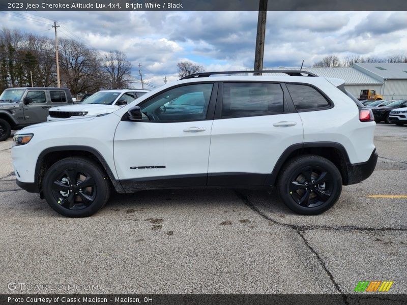  2023 Cherokee Altitude Lux 4x4 Bright White