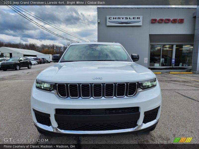 Bright White / Global Black 2023 Jeep Grand Cherokee L Laredo 4x4