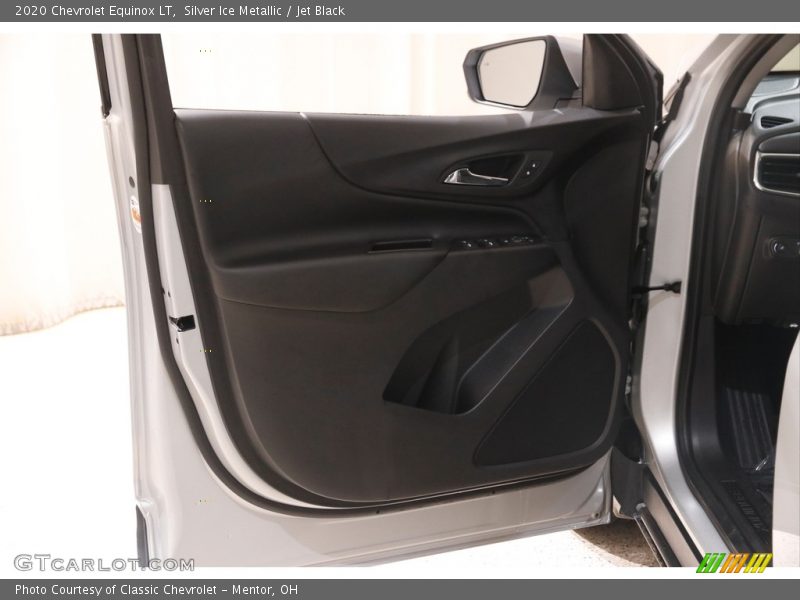 Silver Ice Metallic / Jet Black 2020 Chevrolet Equinox LT