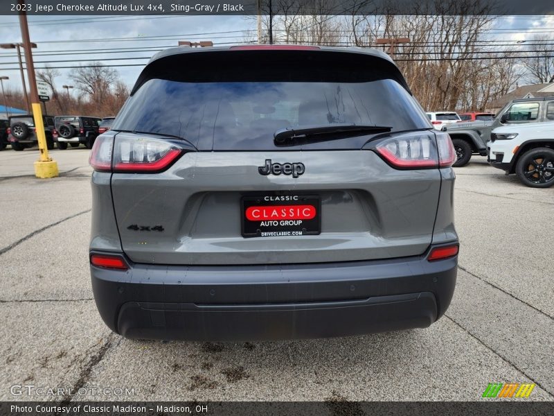 Sting-Gray / Black 2023 Jeep Cherokee Altitude Lux 4x4
