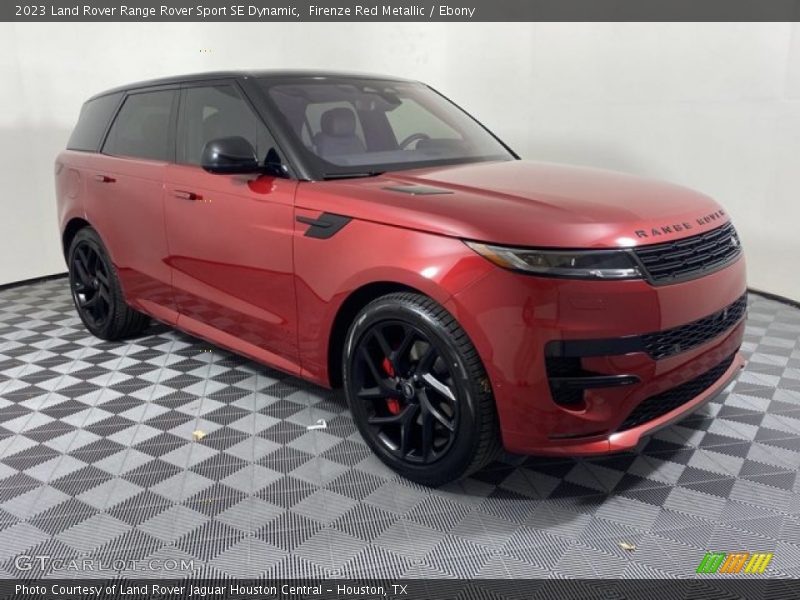 Front 3/4 View of 2023 Range Rover Sport SE Dynamic