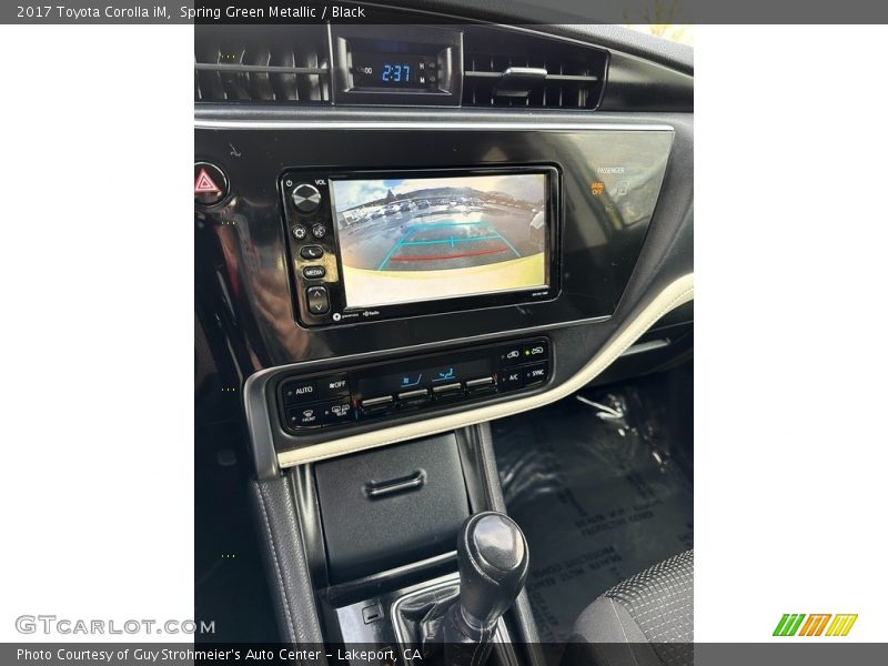 Spring Green Metallic / Black 2017 Toyota Corolla iM
