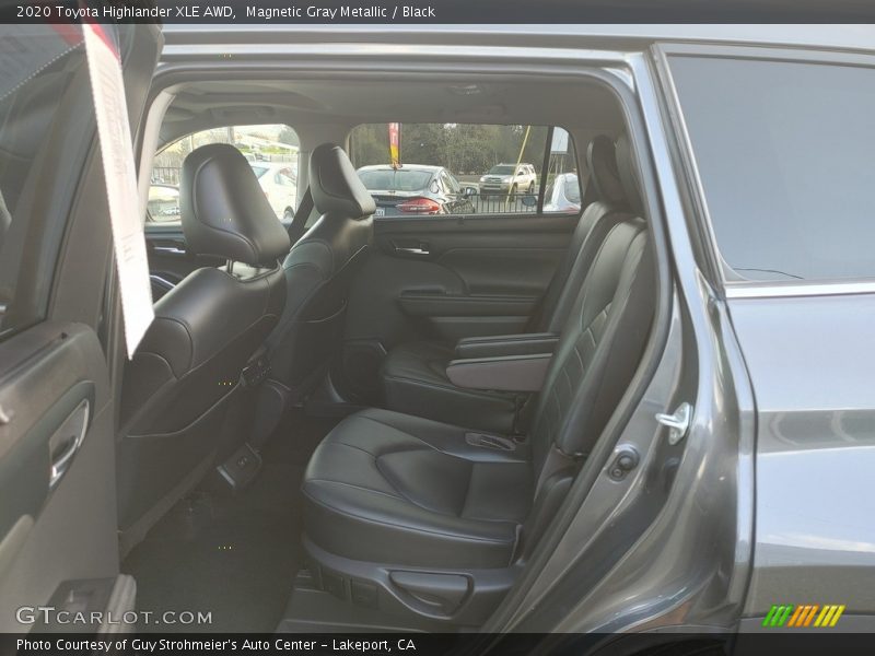 Magnetic Gray Metallic / Black 2020 Toyota Highlander XLE AWD