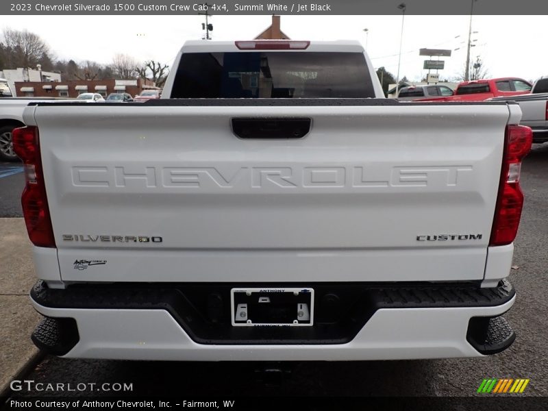Summit White / Jet Black 2023 Chevrolet Silverado 1500 Custom Crew Cab 4x4